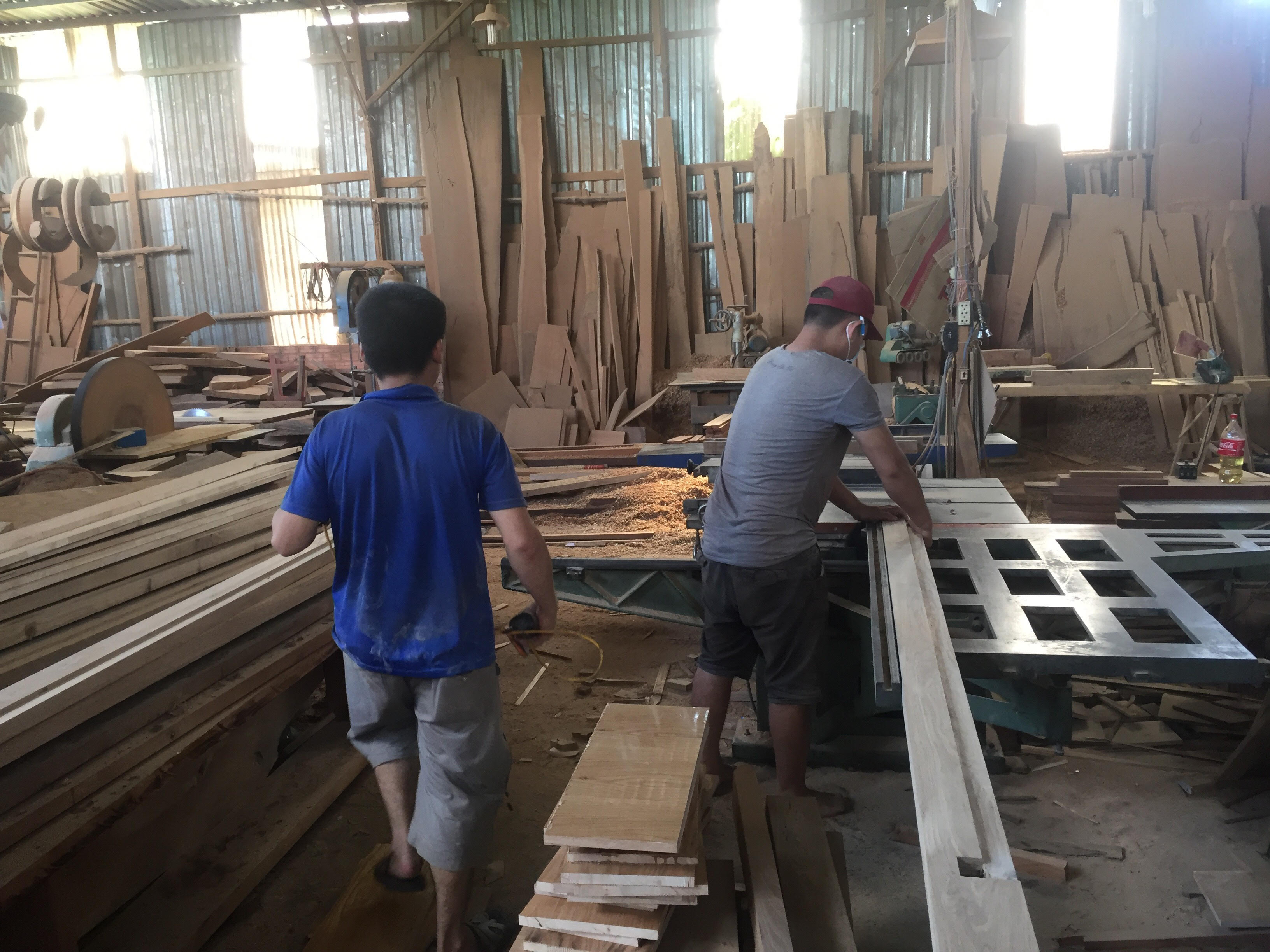Xưởng sản xuất đồ gỗ 19.jpg (867 KB)